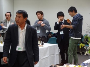 その後の交流会では、さらに情報交換に熱が入ります。